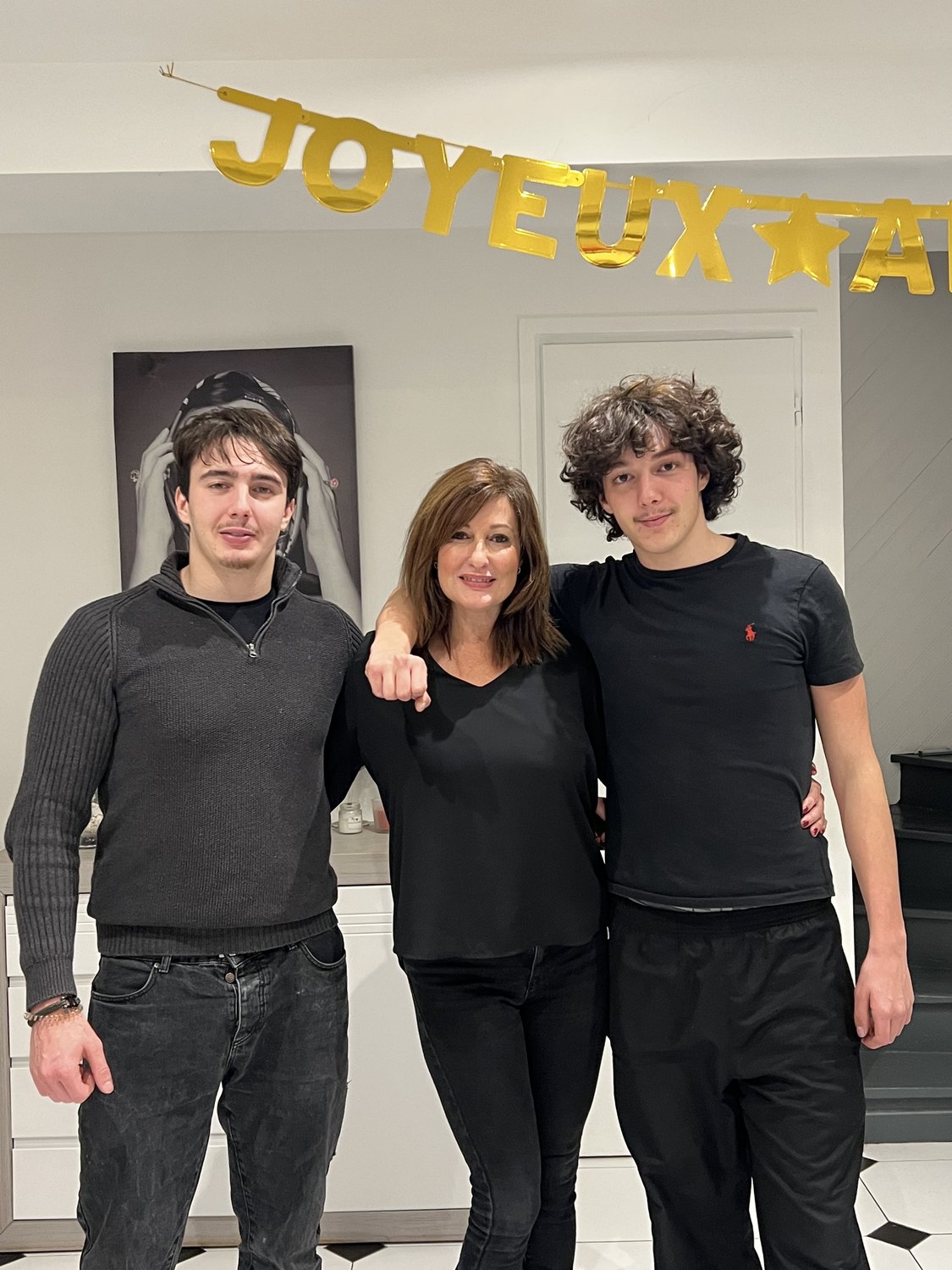 Maman et ses deux fils, anniversaire
