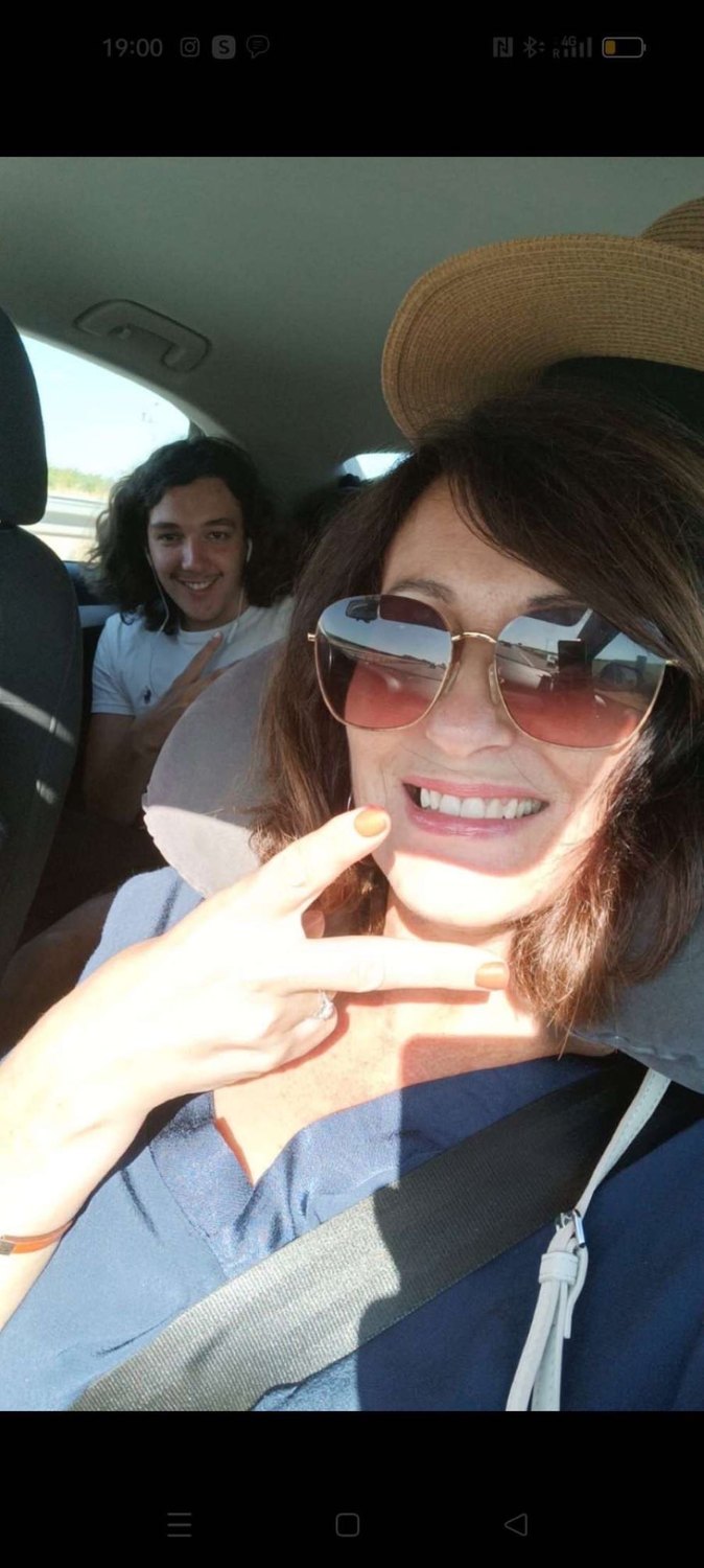 Selfie en voiture avec maman